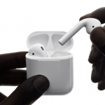 AirPodsの発売延期「もう少し時間が必要」